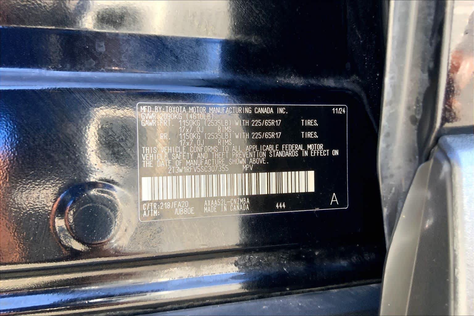 Used 2025 Midnight Black Metallic Toyota XLE image 36
