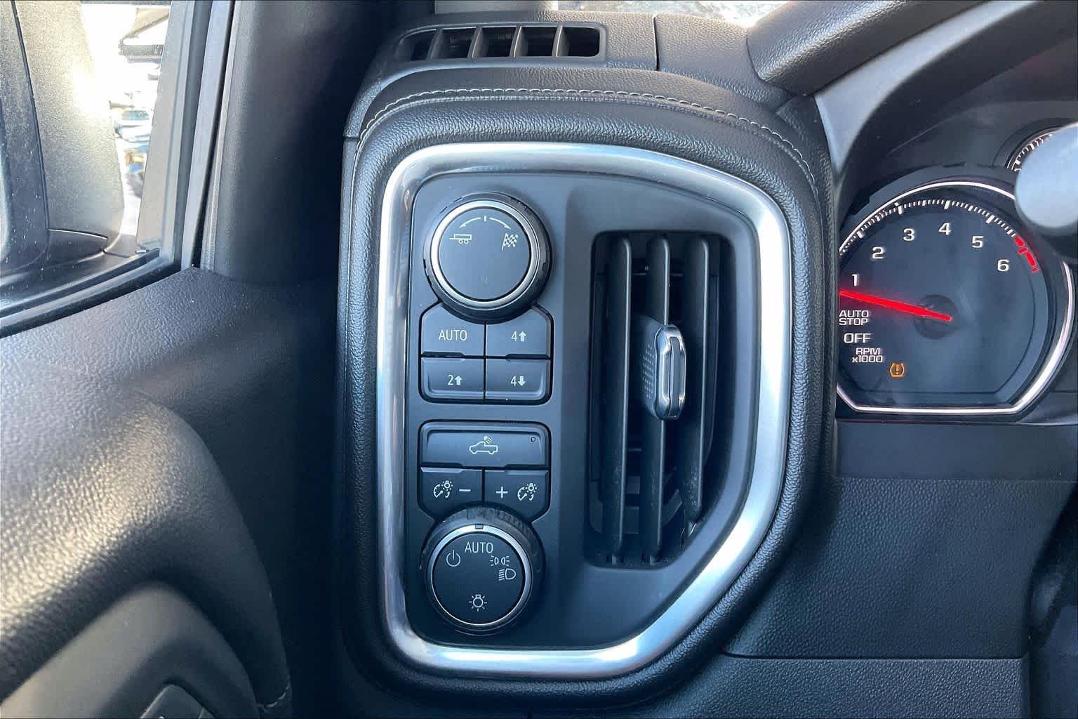 Used 2019 Silver Ice Metallic Chevrolet LT image 32