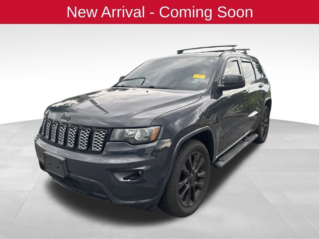 Used 2018 Black Jeep Altitude image 1