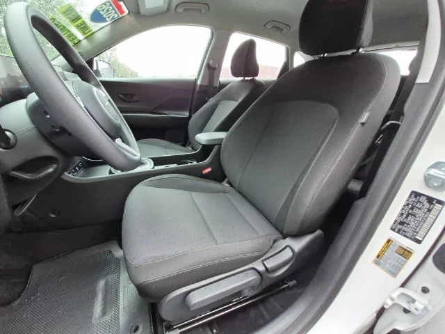 Used 2026 White Hyundai SE image 27