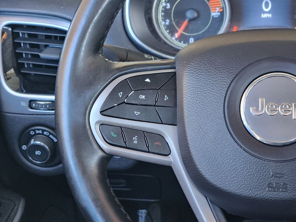 Used 2019 Diamond Black Crystal Pearlcoat Jeep Limited image 29