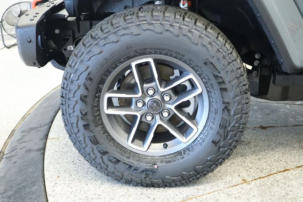 New 2026 Anvil Clear-Coat Exterior Paint Jeep Mojave X image 17