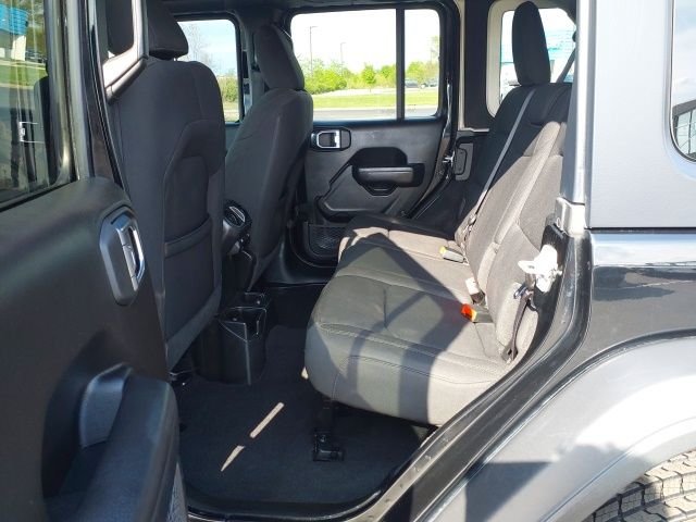 Used 2022 Black Jeep Unlimited Sport Altitude image 19