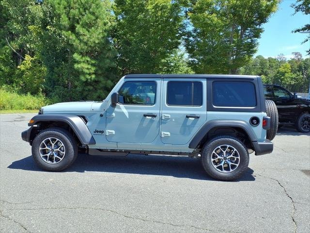 New 2026 Earl Clearcoat Jeep Sport S image 3