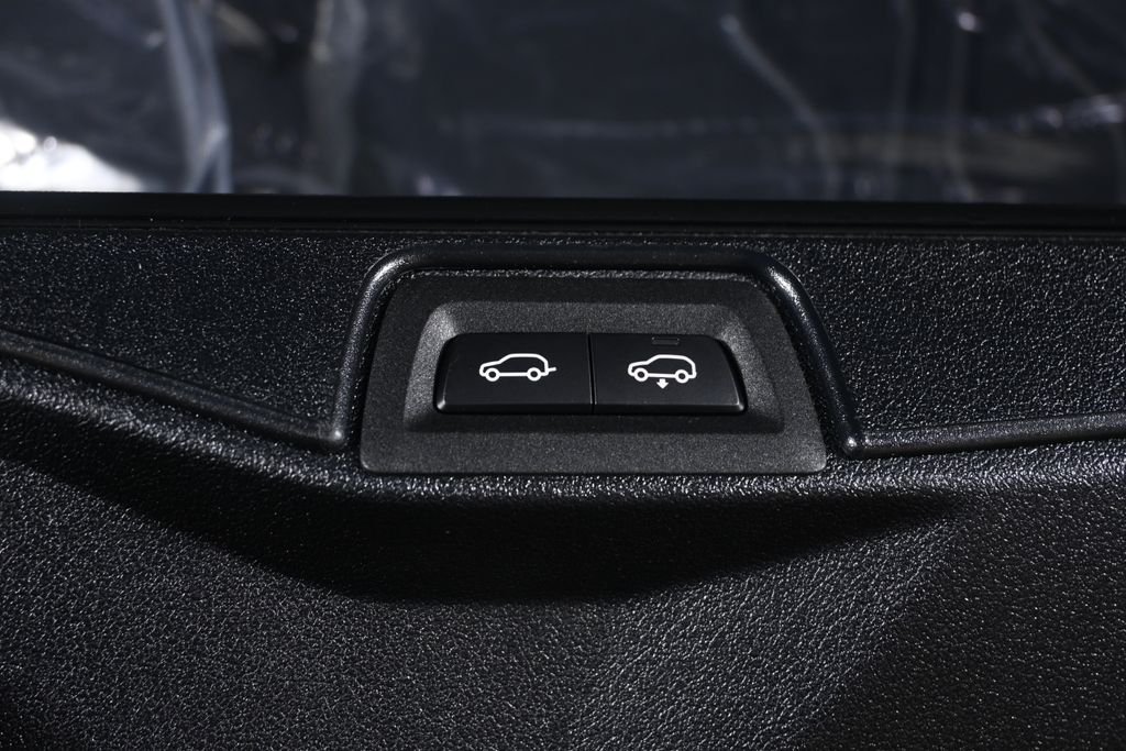 New 2026 Black Sapphire Metallic BMW xDrive50e image 37