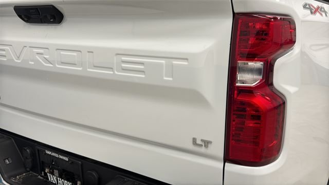 Used 2023 Summit White Chevrolet LT image 32