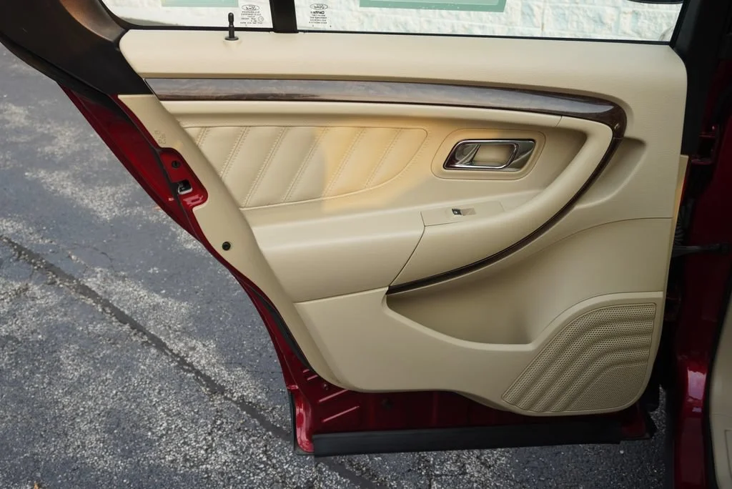 Used 2015 Red Ford Limited image 26