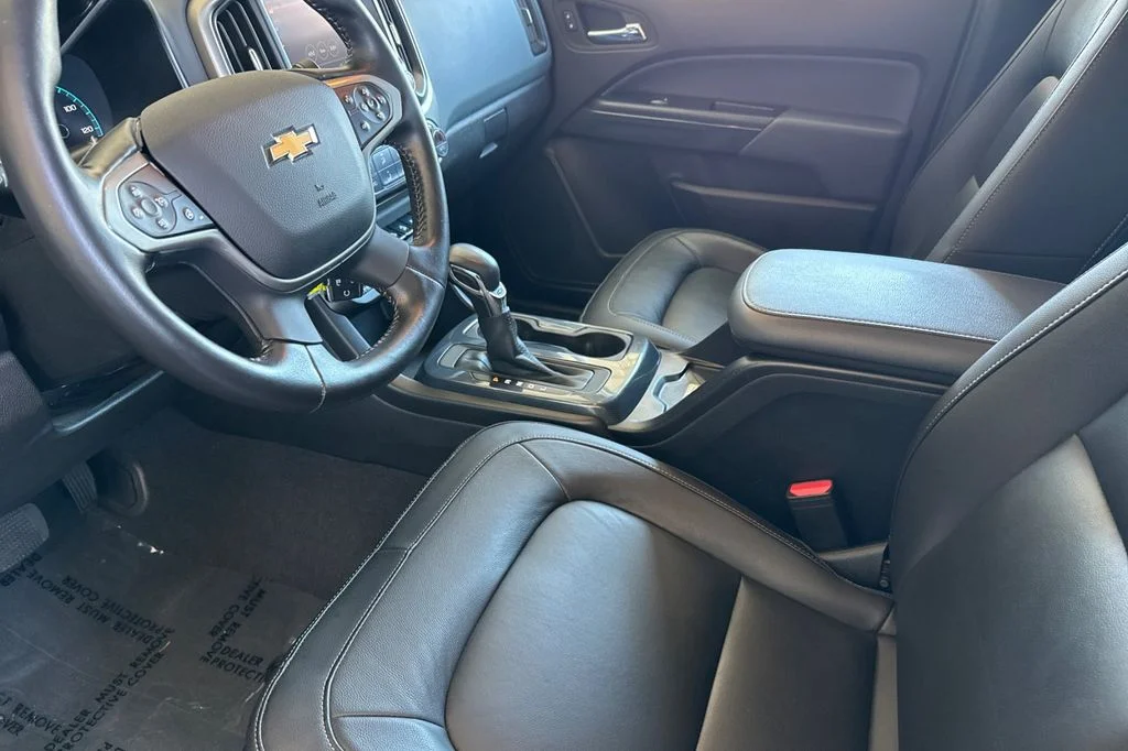 Used 2022 Black Chevrolet Z71 image 12