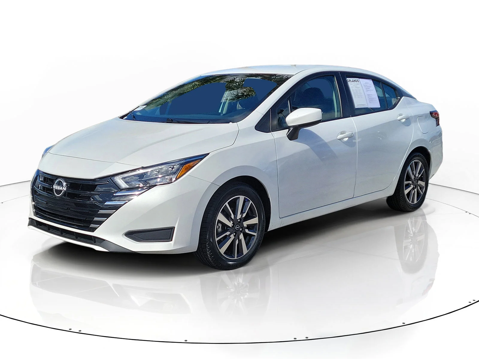 Used 2025 Aspen White Tricoat Nissan SV image 3