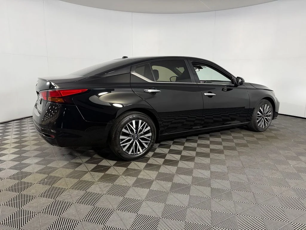 Certified Used 2025 Black Nissan 2.5 SV image 8