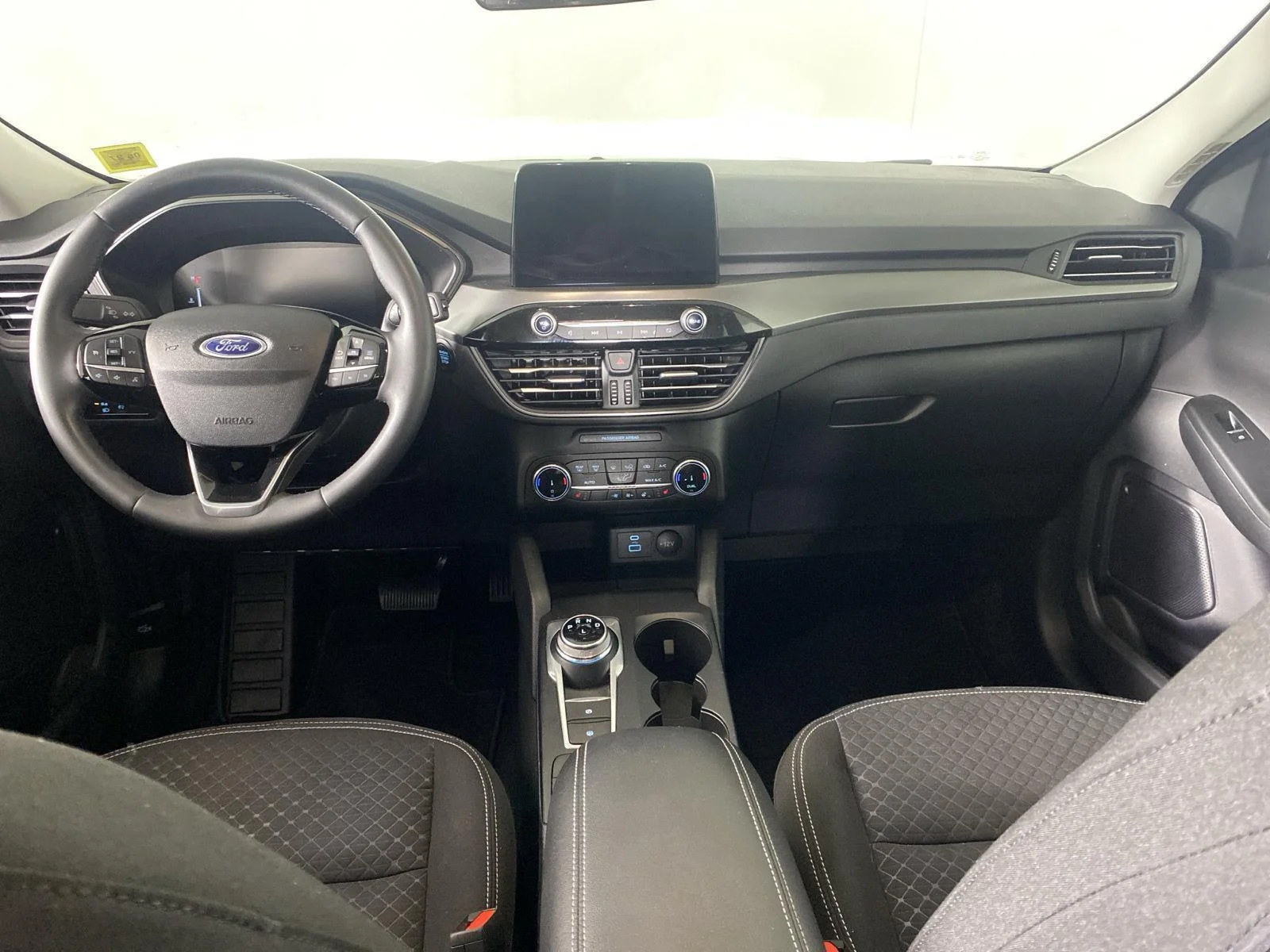 Used 2023 Iconic Silver Ford Active image 2