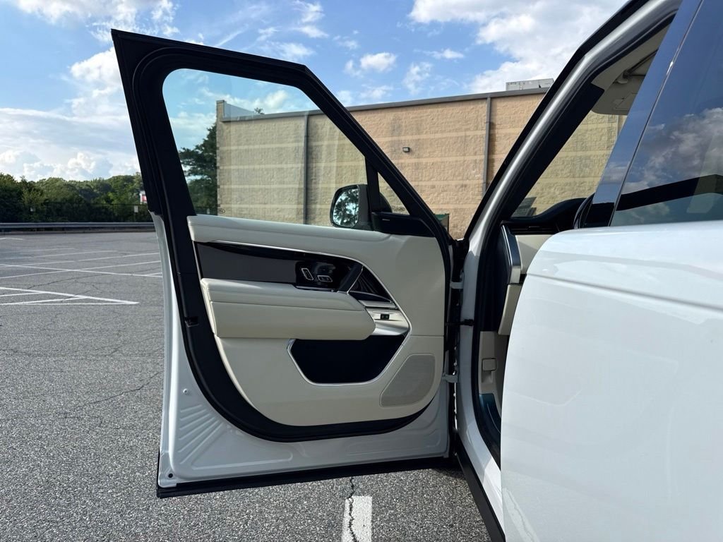 New 2026 Fuji White Land Rover SE image 10