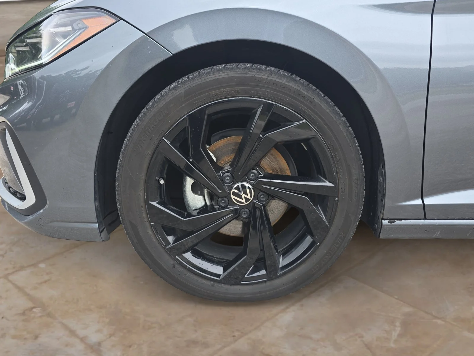 Used 2025 Gray Volkswagen SE image 28