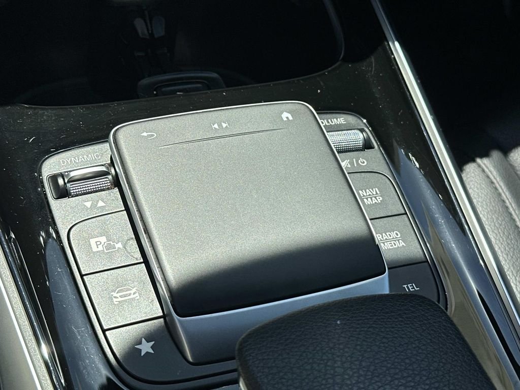 Certified Used 2022  Mercedes-Benz GLB 250 image 25