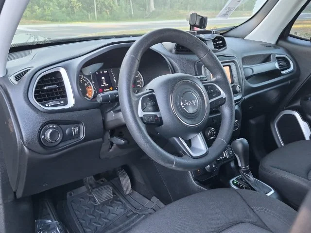 Used 2018 Gray Jeep Sport image 11