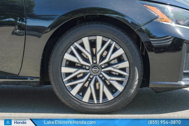 Used 2024 Super Black Nissan 2.5 SV image 8