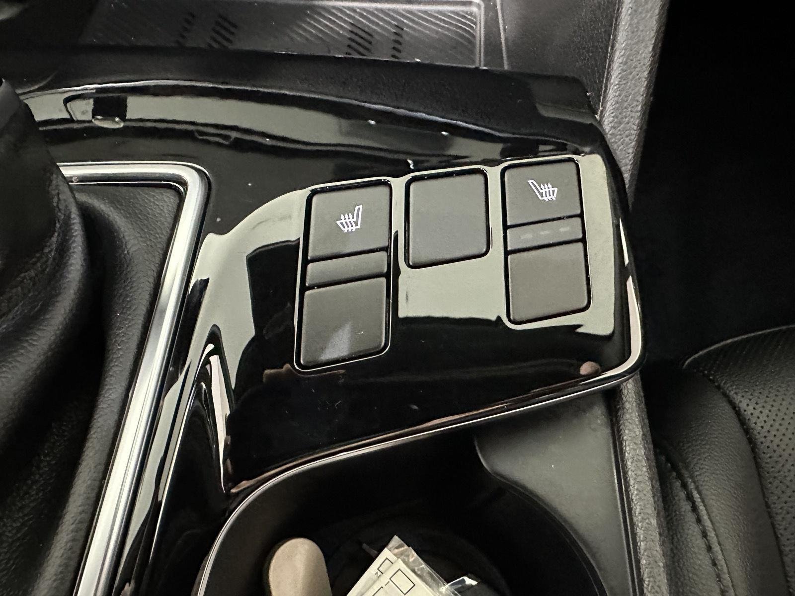 Used 2024 Gravity Gray Kia X-Line image 27