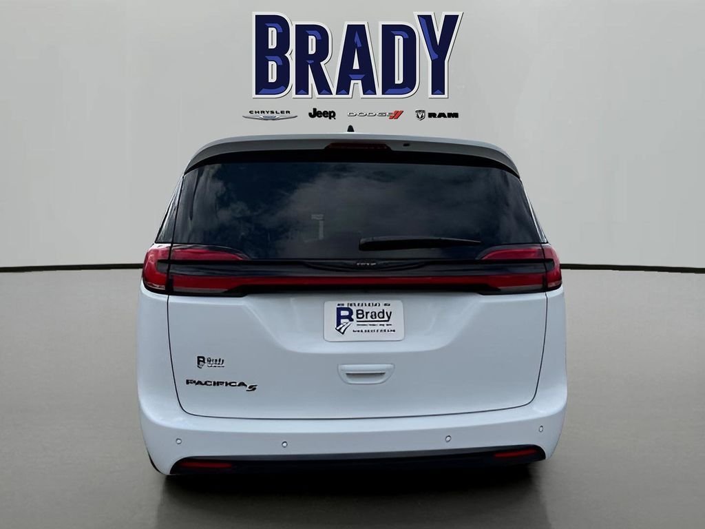 New 2024 Bright White Clear-Coat Exterior Paint Chrysler Touring L image 5