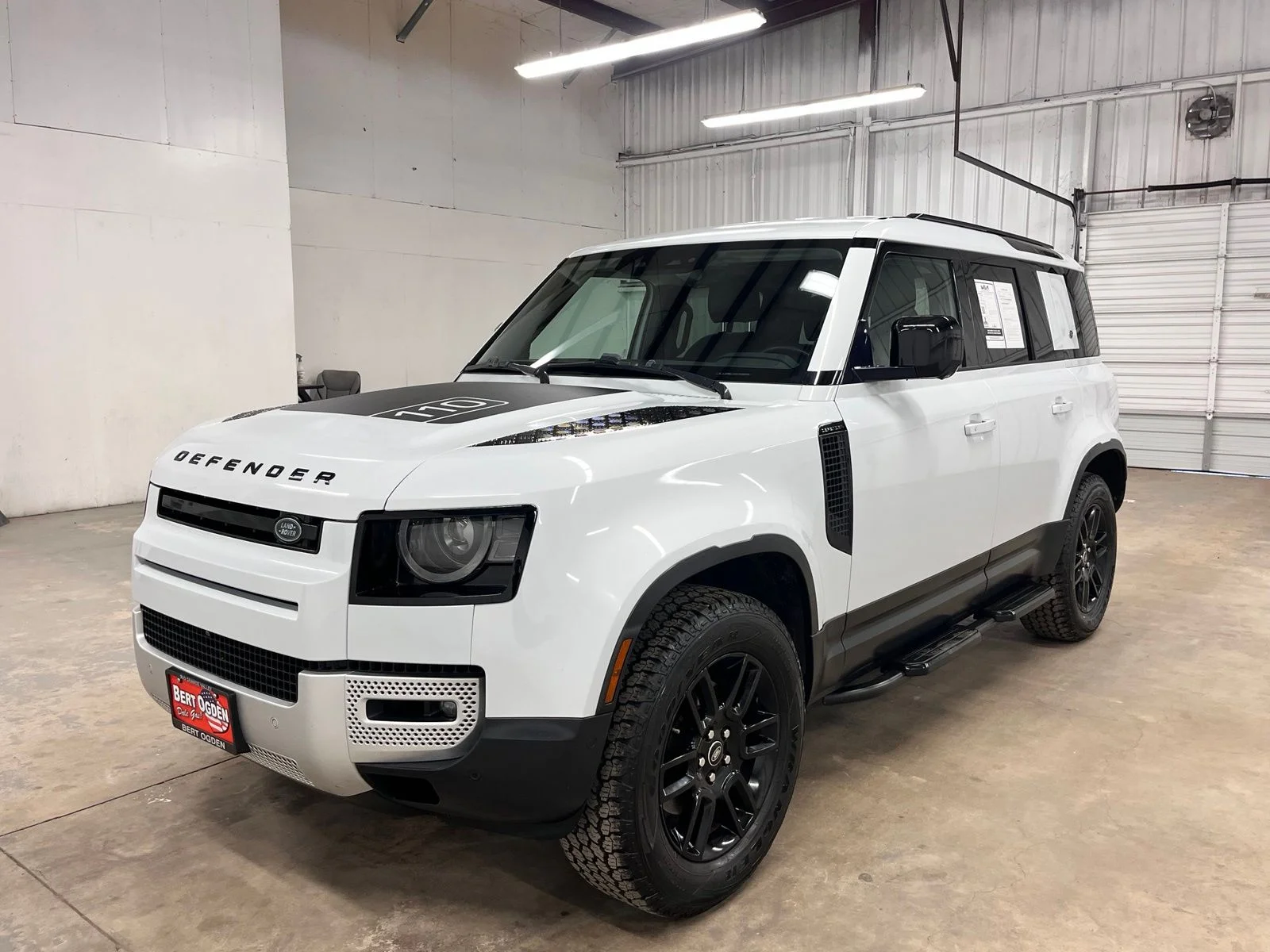 Used 2022  Land Rover S image 3