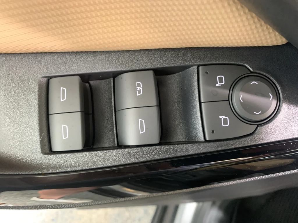 2027 Chevrolet Equinox ACTIV - Photo 28