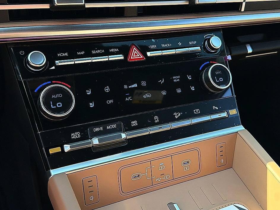 New 2027 Ecotronic Gray Hyundai Limited AWD image 27