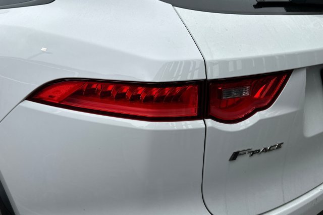 Used 2017 White Jaguar 20d Premium image 7