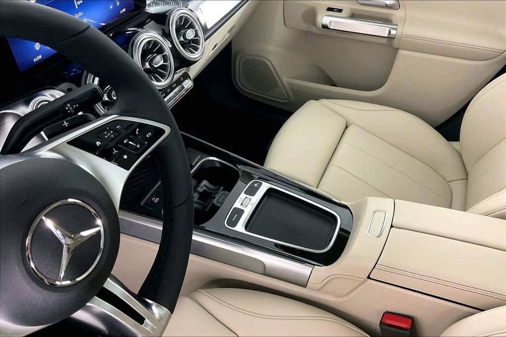 New 2026 Polar White Mercedes-Benz GLB 250 image 8