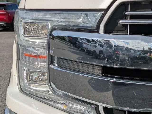 Used 2019 White Ford Lariat image 10
