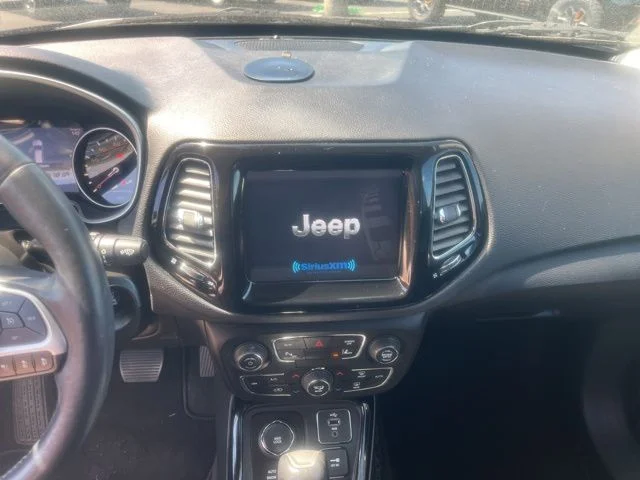 Used 2019 Jazz Blue Pearlcoat Jeep Limited image 17
