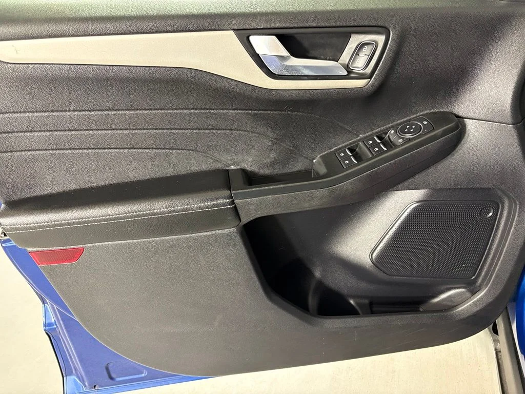 Used 2022 Blue Metallic Ford SEL image 14