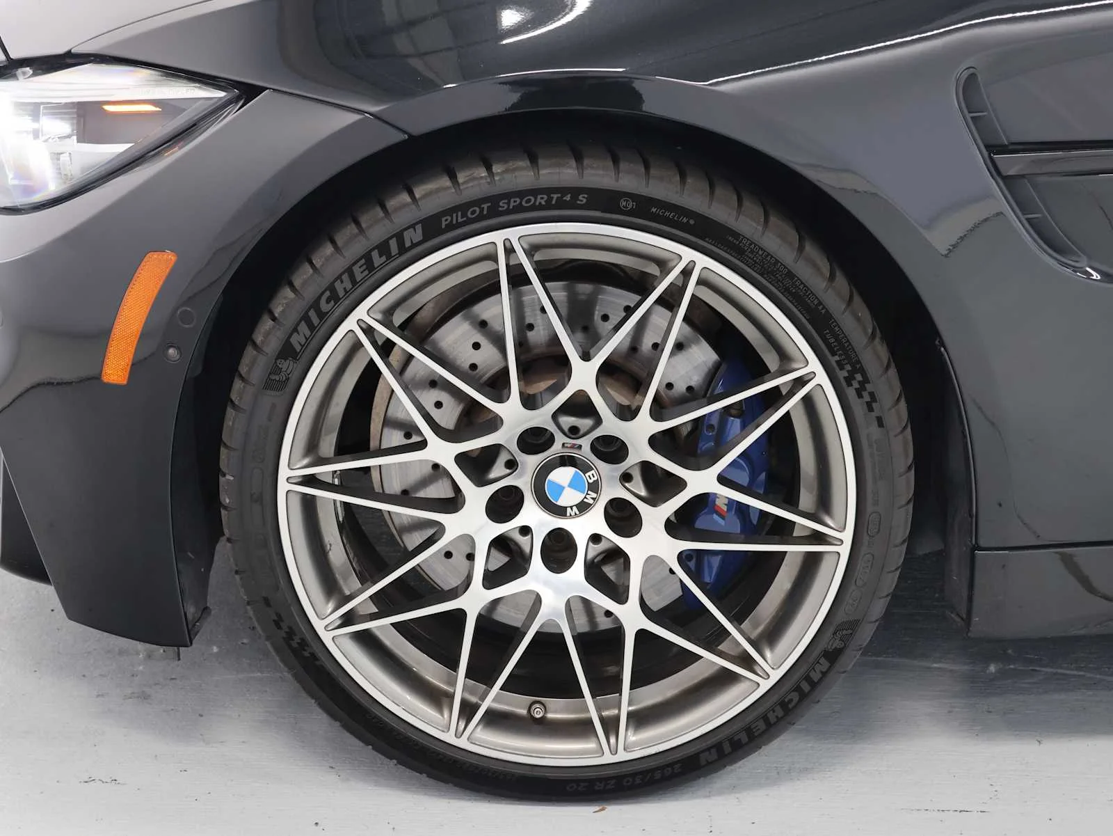 Used 2018 Black Sapphire Metallic BMW  image 12