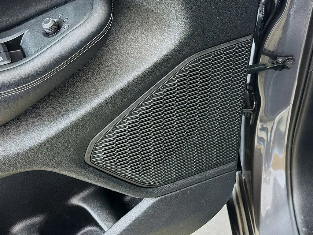 Used 2024 Metallic Jeep Limited image 43