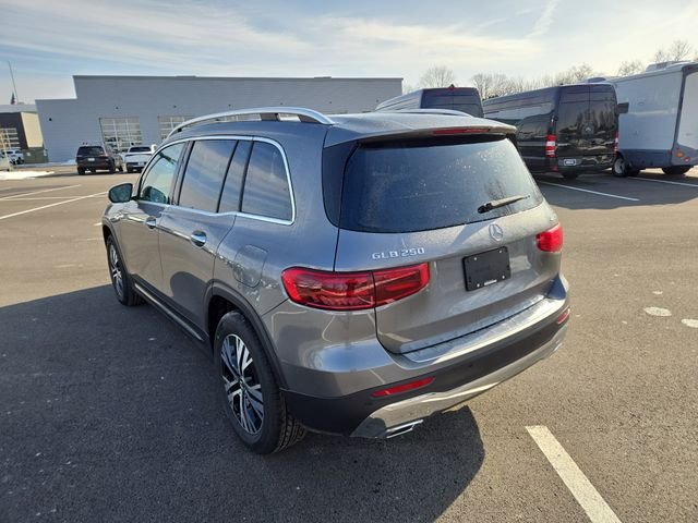 New 2026 Mountain Grey Metallic Mercedes-Benz GLB250 image 5