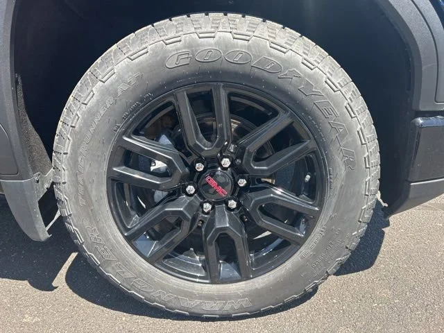 Used 2024 Onyx Black GMC Elevation image 27