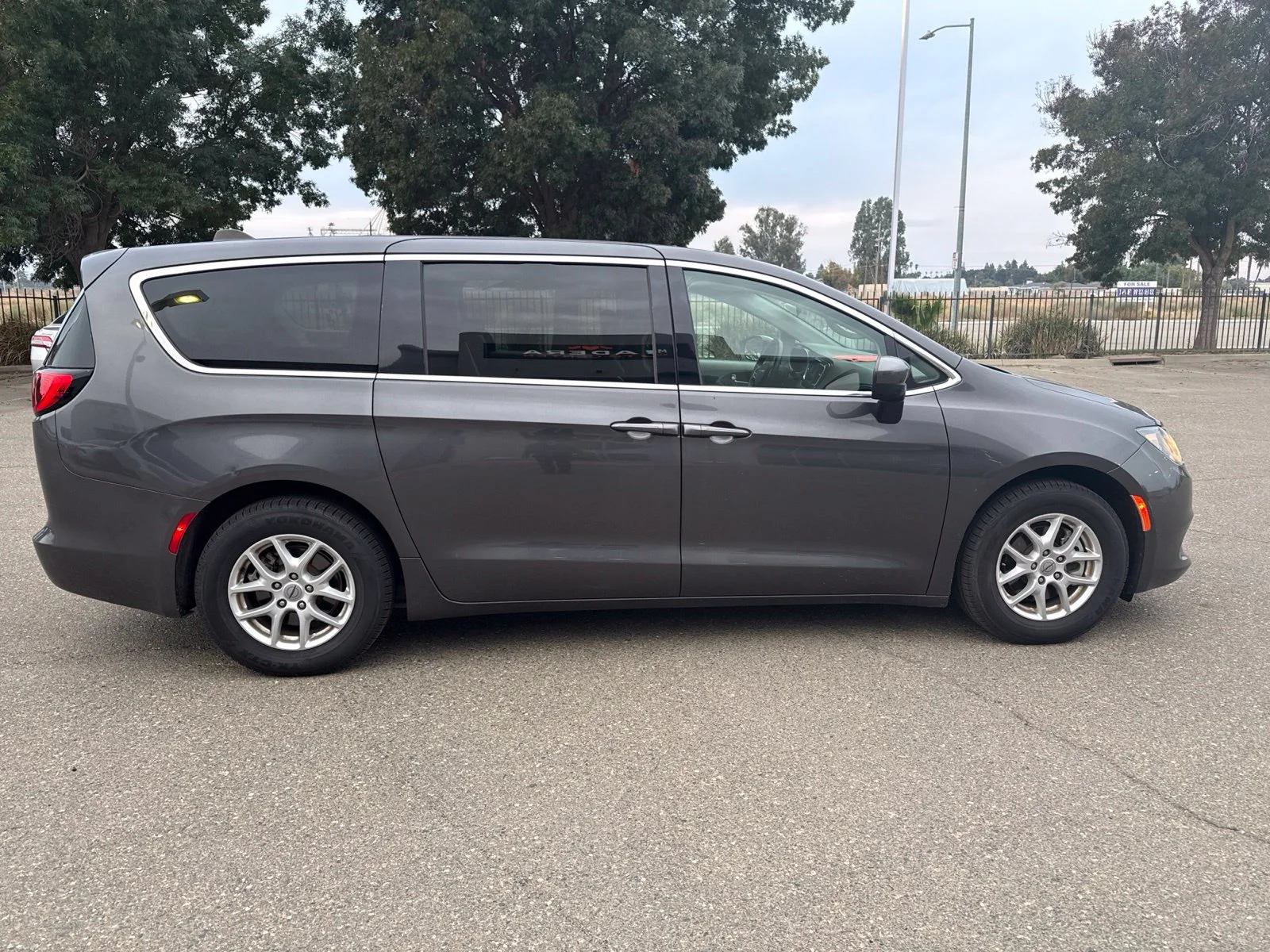 Used 2021 Gray Chrysler LX image 8