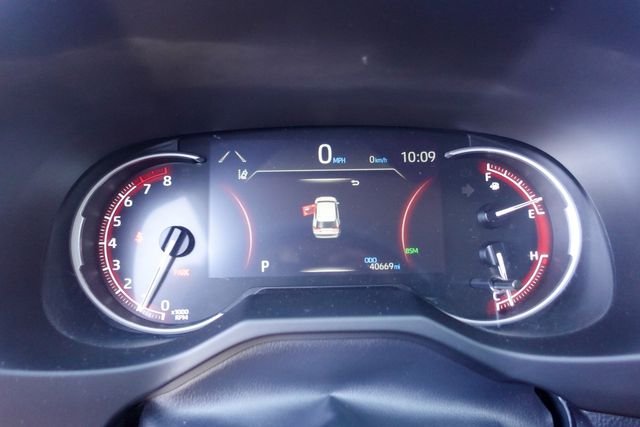 2024 Toyota RAV4 XLE - Photo 19