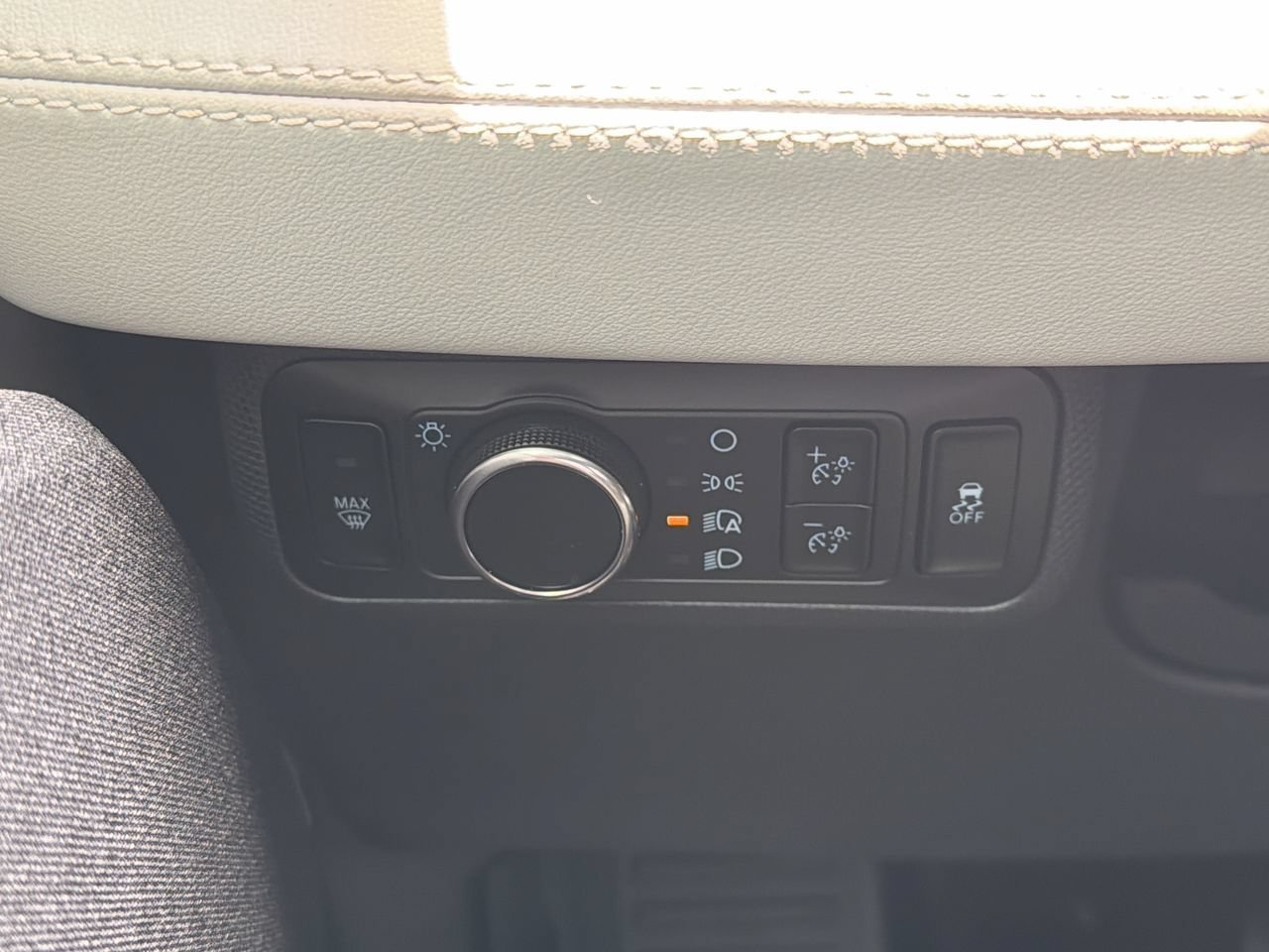 Certified Used 2023 Gray Metallic Ford Premium image 26