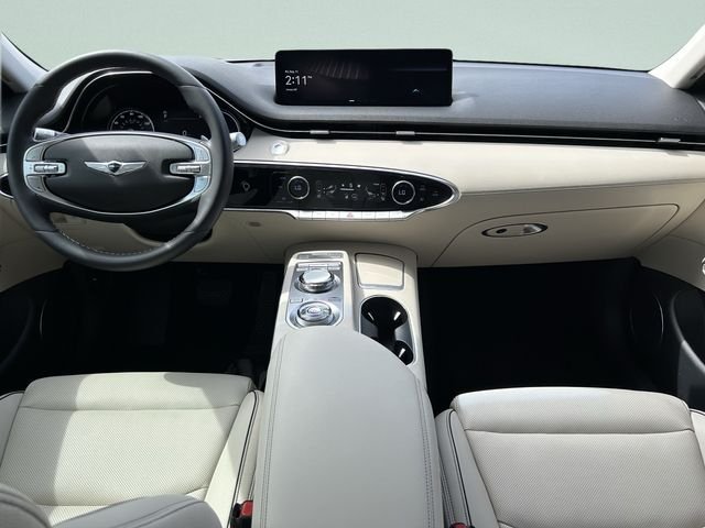 Used 2024 White Genesis 2.5T image 18