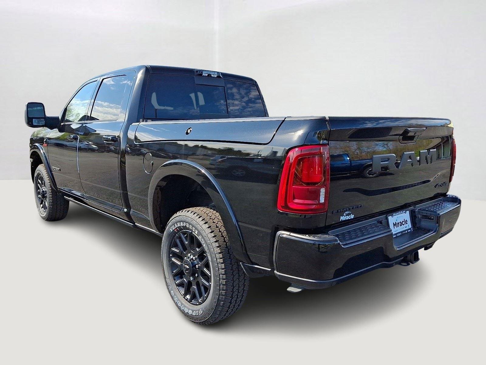 New 2026 Diamond Black Crystal Pearl-Coat Exterior Paint RAM Limited image 5