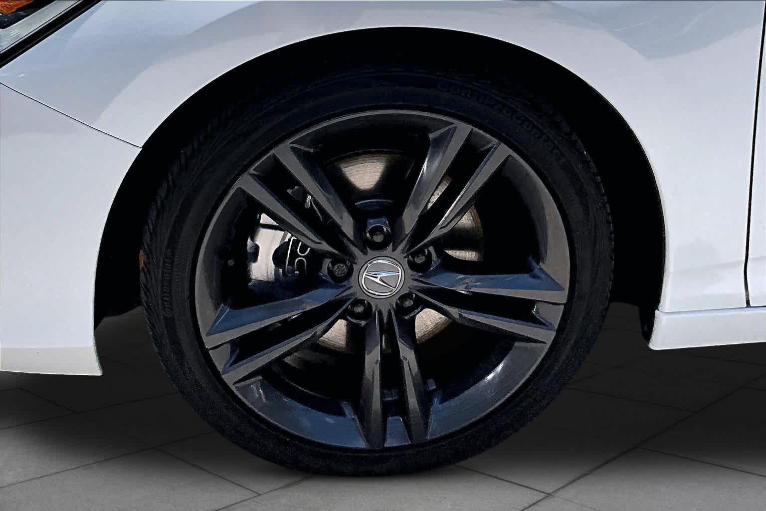 Used 2024 Platinum White Pearl Acura w/A-Spec Package image 11