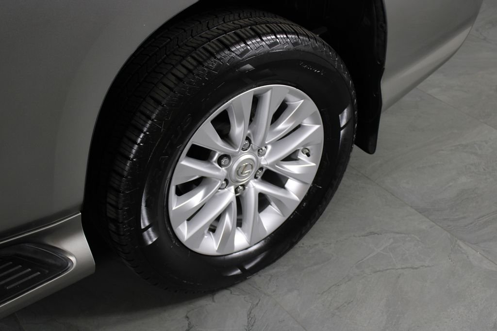 Used 2022 Silver Lexus 460 image 11