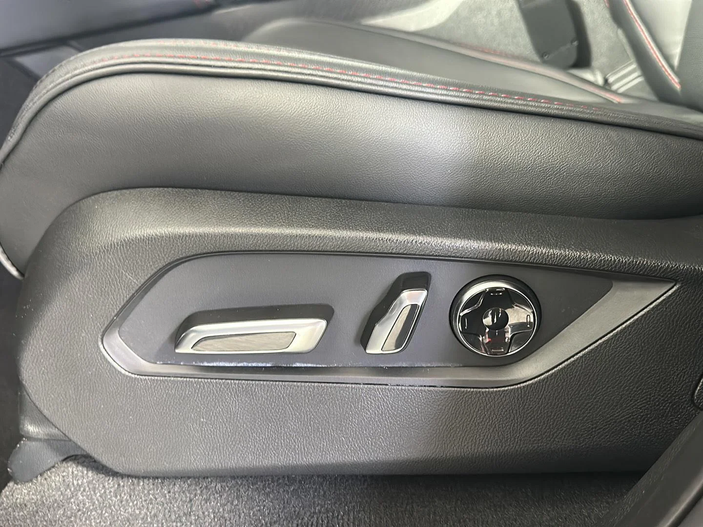 2026 Acura MDX A-Spec Package - Photo 8