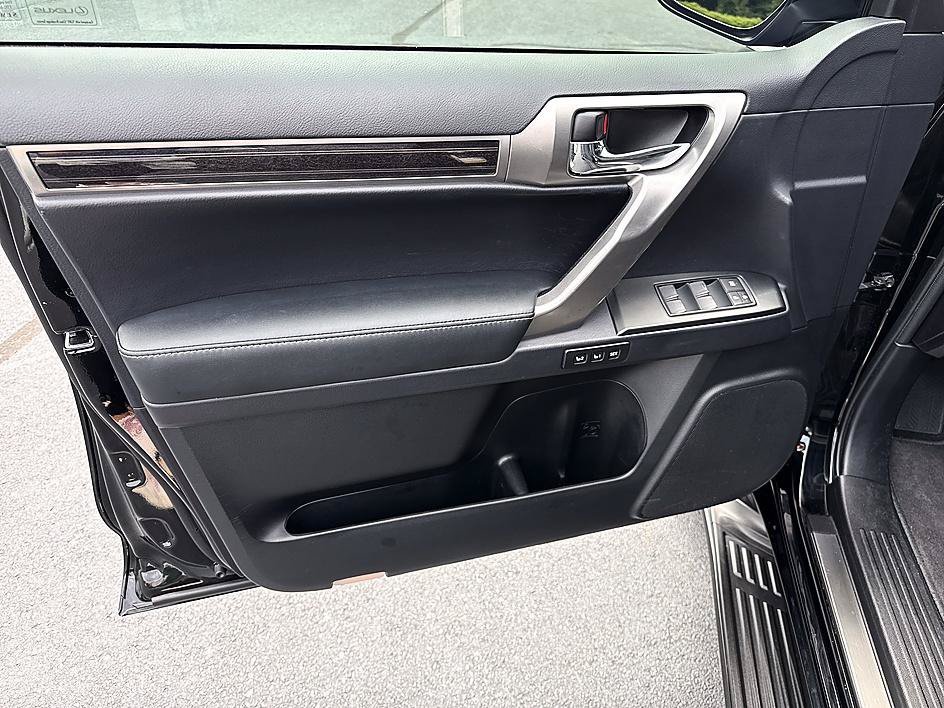 Used 2023 Onyx Black Lexus GX 460 Premium image 10