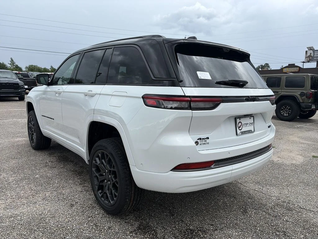 New 2026 Bright White Clear-Coat Exterior Paint Jeep Summit image 4
