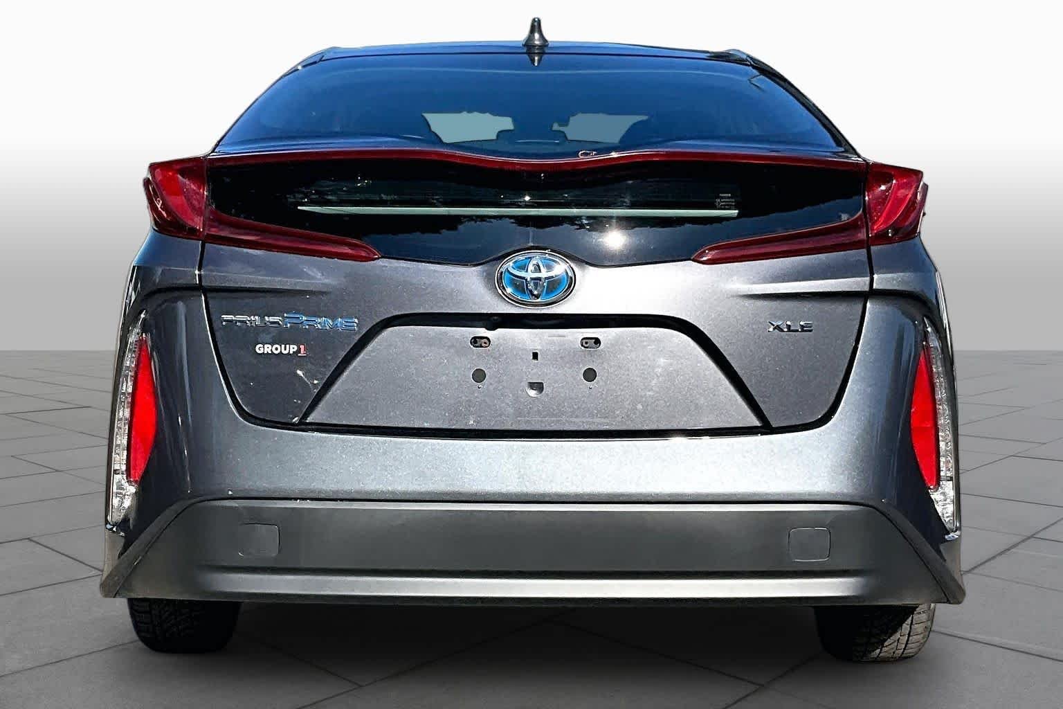 Certified Used 2022 Magnetic Gray Metallic Toyota XLE image 5