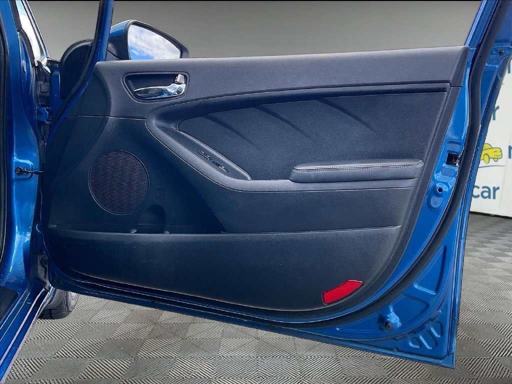 Used 2014 Abyss Blue Kia EX image 11