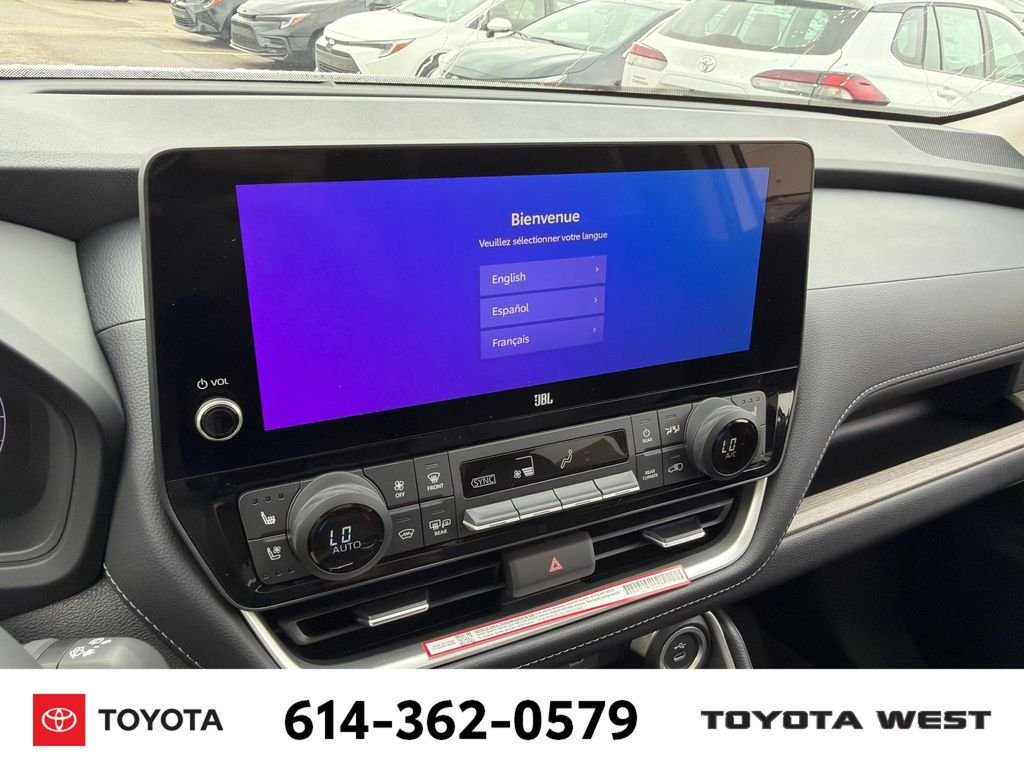 New 2026 Wind Chill Pearl Toyota Platinum image 19