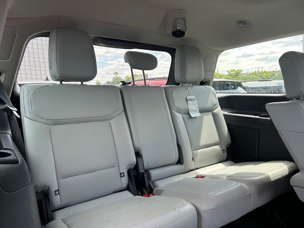 Used 2025 Black Ford Platinum image 23