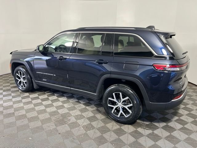 Certified Used 2023 Black Jeep Limited image 4
