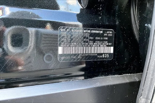 Used 2023 Black Mitsubishi SE image 18